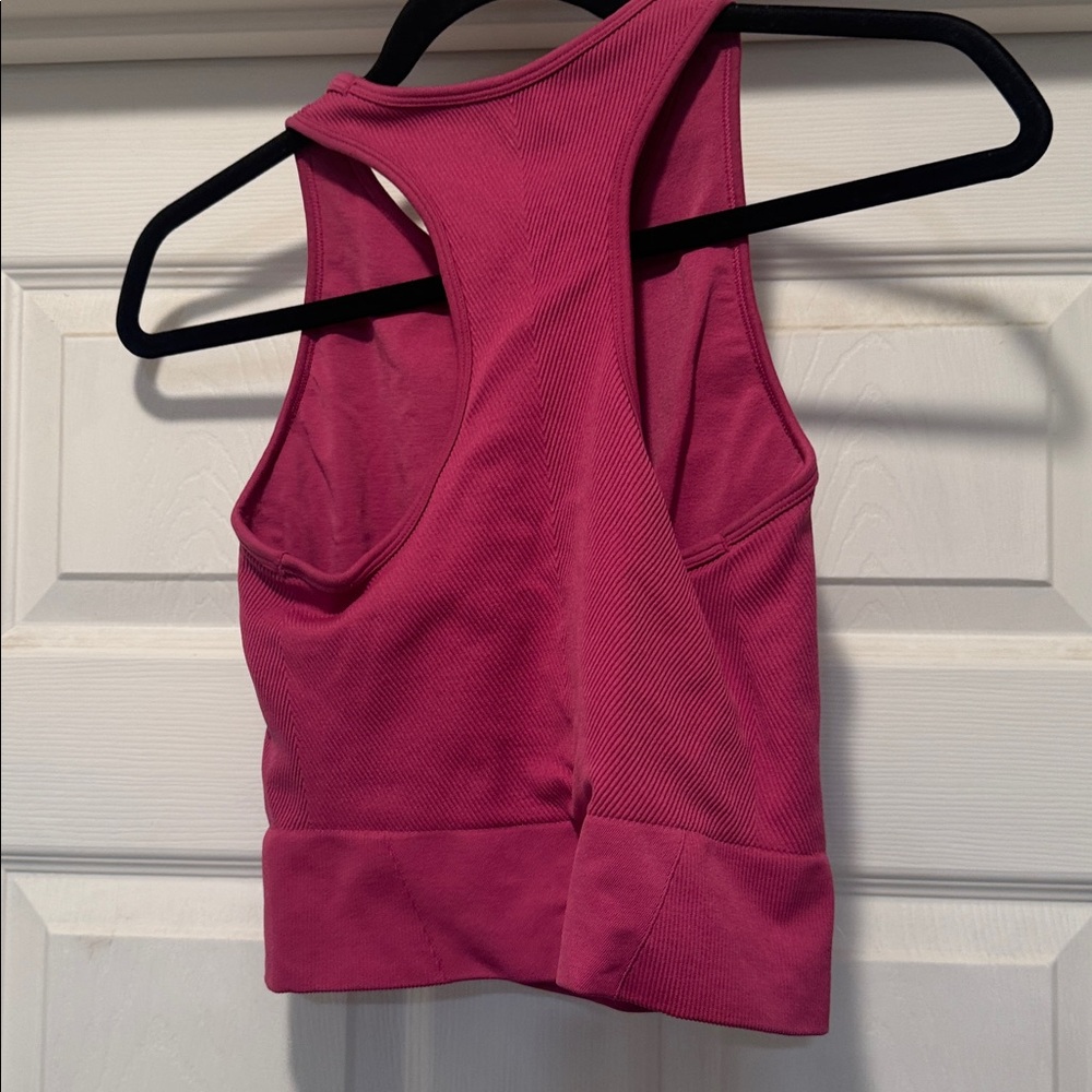 A&F YPB seamless tank top - Picture 5 of 5